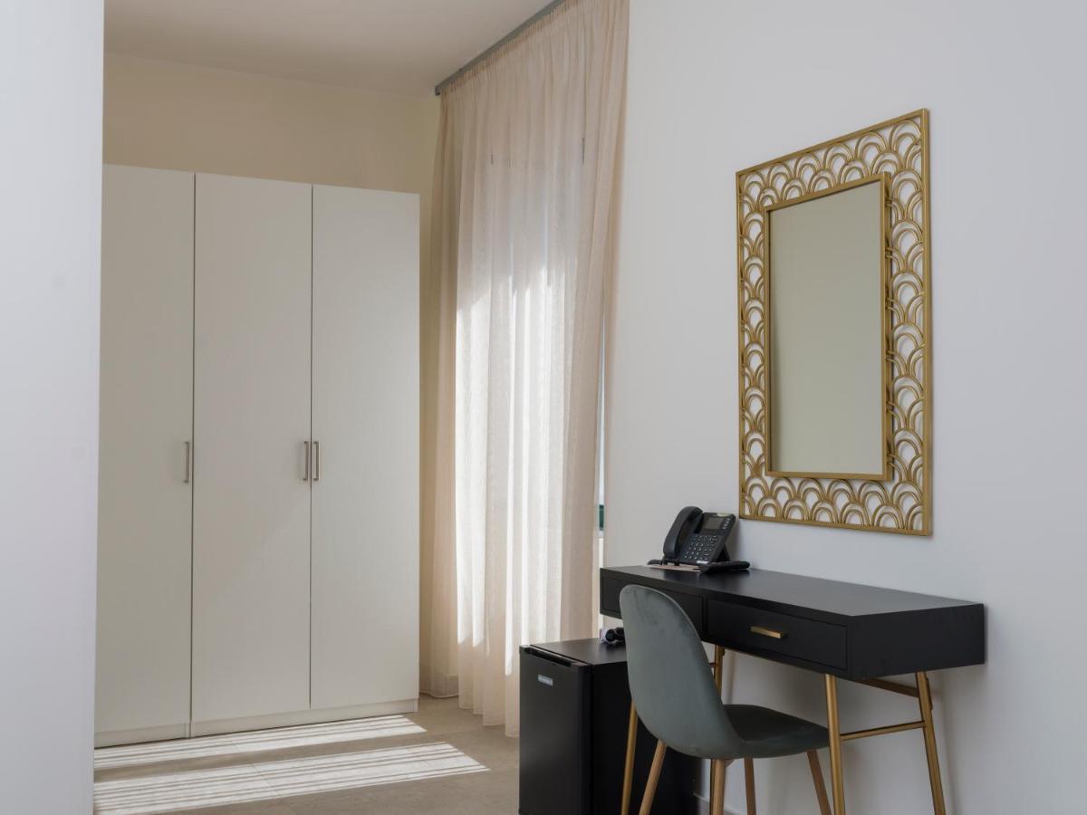 Chiostro San Francesco - Casa Di Ospitalita Religiosa Bed & Breakfast เนเปิลส์ ภายนอก รูปภาพ