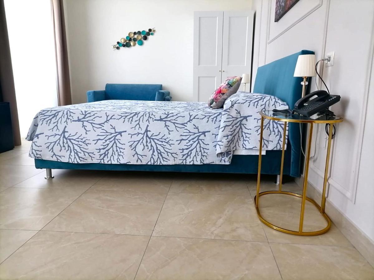 Chiostro San Francesco - Casa Di Ospitalita Religiosa Bed & Breakfast เนเปิลส์ ภายนอก รูปภาพ